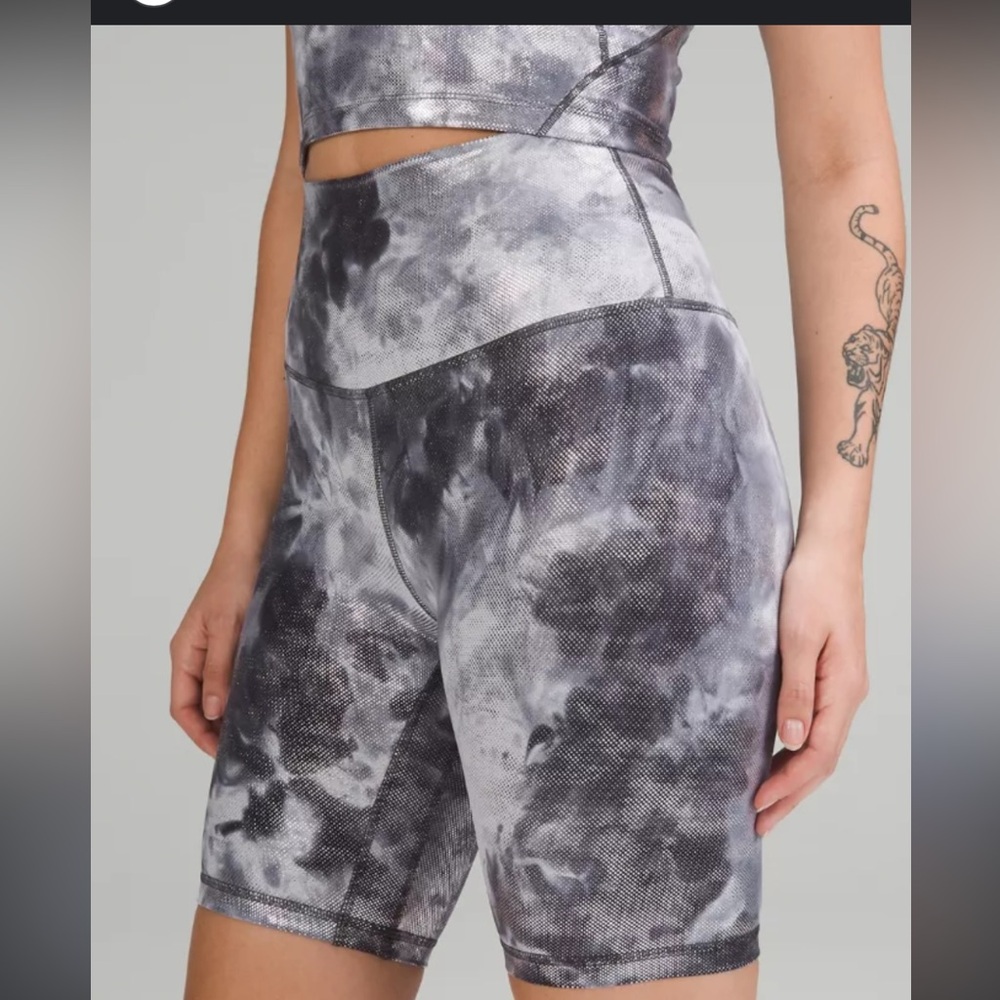 Lululemon  8” Align Short